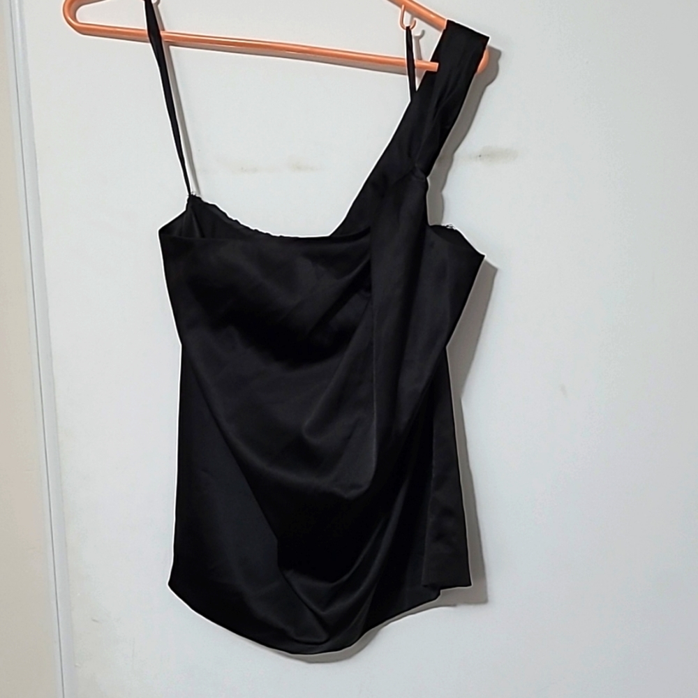 Asymmetrical top